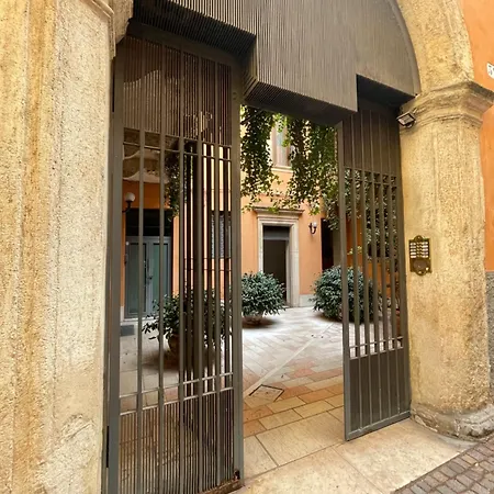 Anastasia 32 * Verona